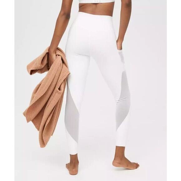 OFFLINE By Aerie Goals High Waisted 7/8 Legging in White Sport Inseam size - Picture 3 of 14